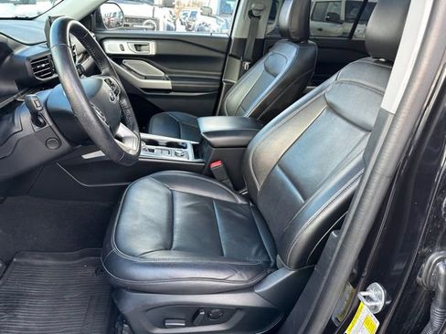 Used 2023 Ford Explorer Limited AWD/4WD image 18