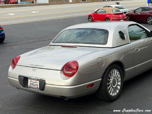 Used 2004 Ford Thunderbird image 28