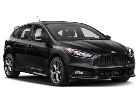 Used 2018 Ford Focus ST w/ Equipment Group 401A FWD image 6