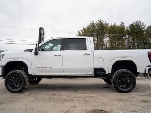 Used 2024 GMC Sierra 2500 Denali Ultimate w/ Snow Plow Prep/Camper Package image 3