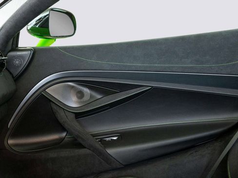 New 2026 McLaren 750S Coupe image 13