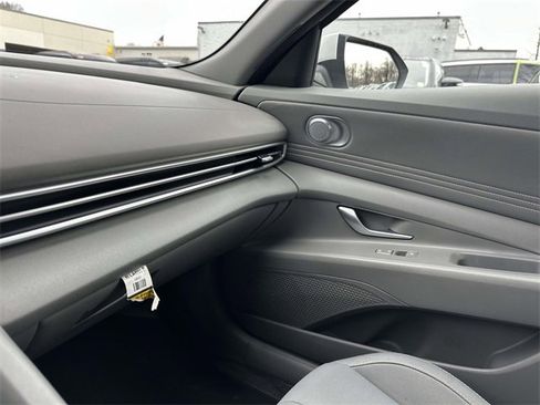 Used 2022 Hyundai Elantra SEL w/ Convenience Package image 30
