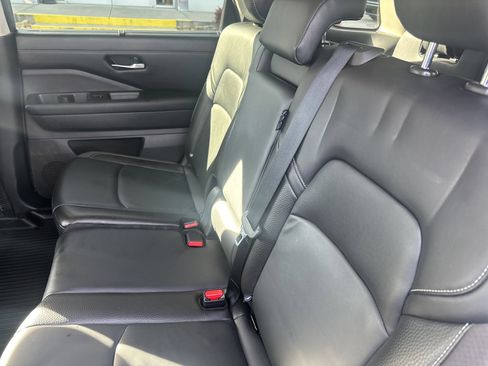 Used 2022 Nissan Pathfinder SL image 20