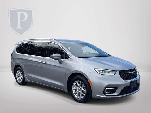 Certified 2021 Chrysler Pacifica Touring-L image 2