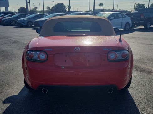 Used 2006 MAZDA MX-5 Miata Touring w/ Appearance Pkg image 5
