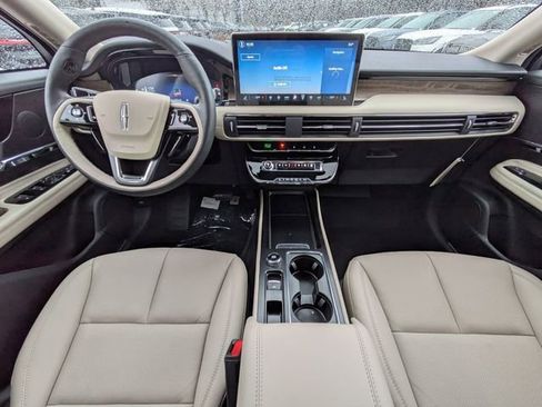 New 2026 Lincoln Corsair Reserve image 12