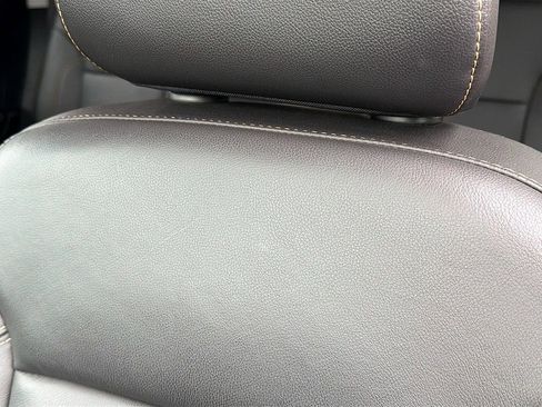 Used 2021 Chevrolet Traverse RS image 23