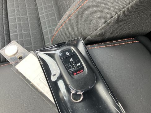Used 2025 Honda HR-V Sport image 36