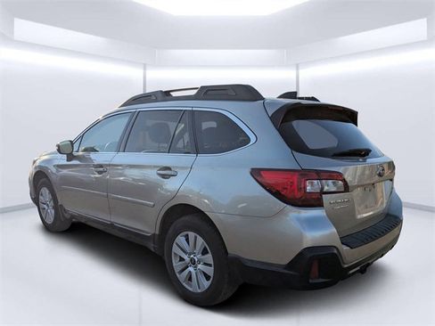 Used 2019 Subaru Outback 2.5i Premium image 5