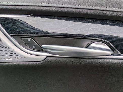 Certified 2025 Cadillac XT5 Premium Luxury image 37