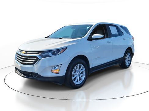 Used 2021 Chevrolet Equinox LT image 2