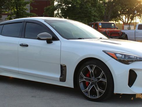 Used 2018 Kia Stinger GT2 image 7
