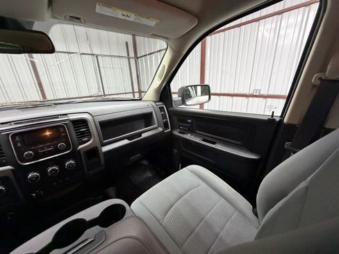 Used 2018 RAM 2500 Tradesman w/ Chrome Appearance Group AWD/4WD image 18