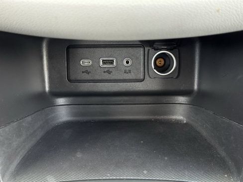 Used 2019 Chevrolet Equinox LS FWD image 20