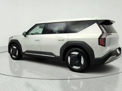 Used 2026 Kia EV9 Wind AWD/4WD image 7