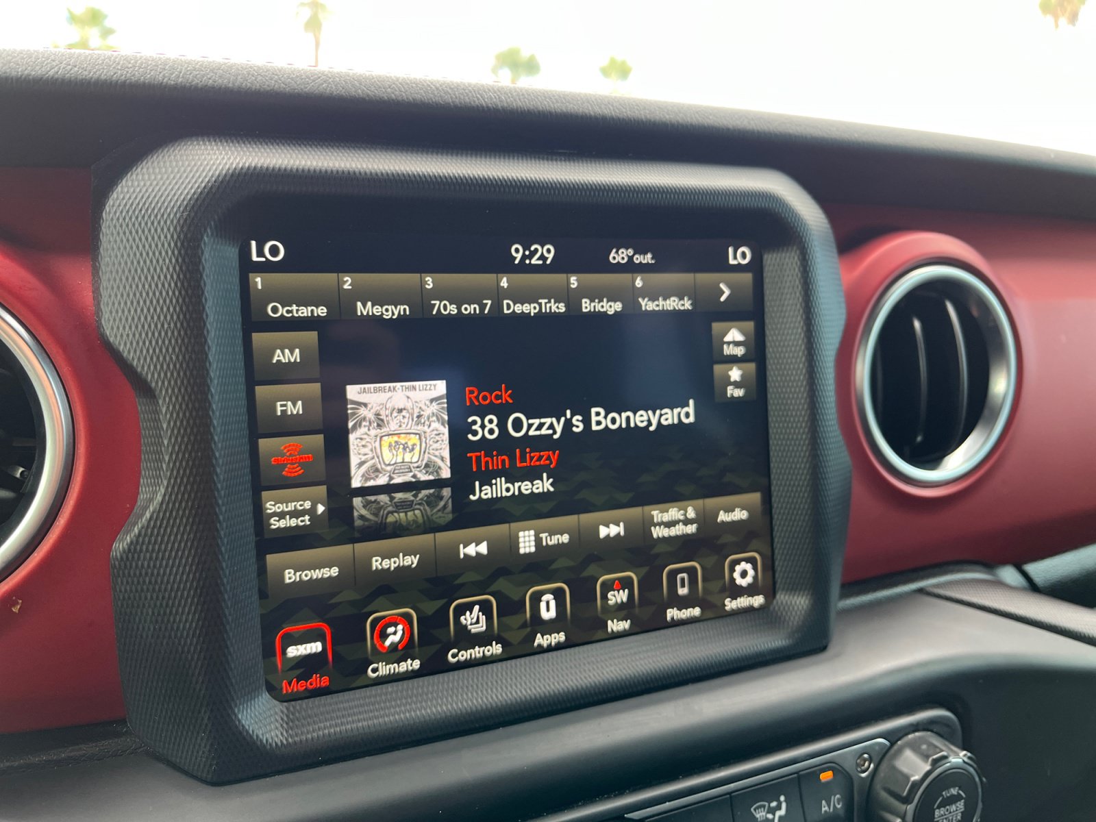 Used 2020 Jeep Gladiator Rubicon AWD/4WD image 22