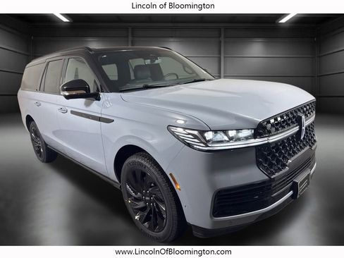 New 2025 Lincoln Navigator L Reserve w/ Jet Appearance Package image 10