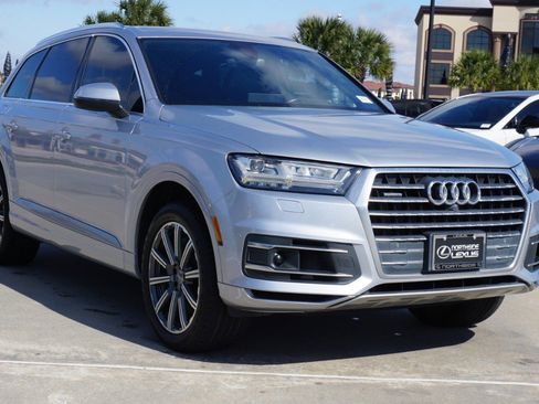 Used 2017 Audi Q7 3.0T Premium Plus w/ Premium Plus Package image 3