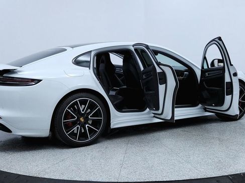 Used 2019 Porsche Panamera Turbo image 11