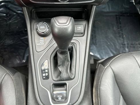 Used 2021 Jeep Cherokee Latitude Lux AWD/4WD image 38