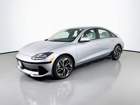 Used 2024 Hyundai Ioniq 6 SEL image 2