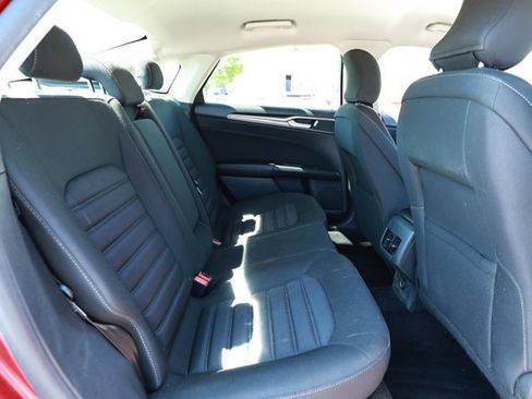 Used 2019 Ford Fusion SE FWD image 27