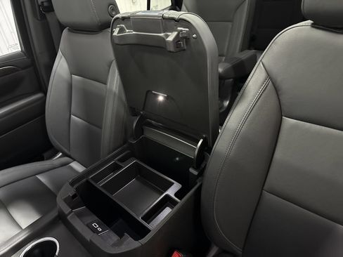 Used 2024 Chevrolet Tahoe Z71 w/ Luxury Package AWD/4WD image 36