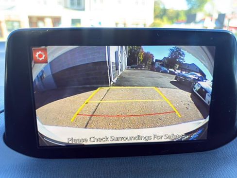 Used 2017 MAZDA MAZDA3 Sport image 17