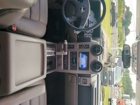 Used 2004 HUMMER H2 w/ Preferred Equipment Group AWD/4WD image 16