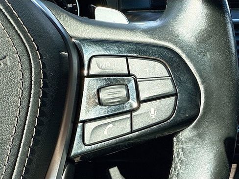 Used 2018 BMW 530e xDrive image 40