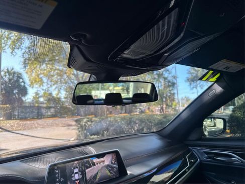 Used 2017 BMW 750i xDrive image 14