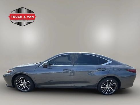 Used 2024 Lexus ES 300h w/ Premium Package FWD image 2