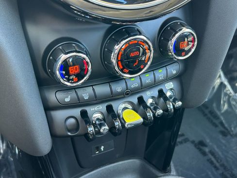 Used 2024 MINI Cooper SE FWD image 27