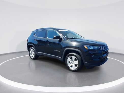 Used 2022 Jeep Compass Latitude w/ Convenience Group image 2