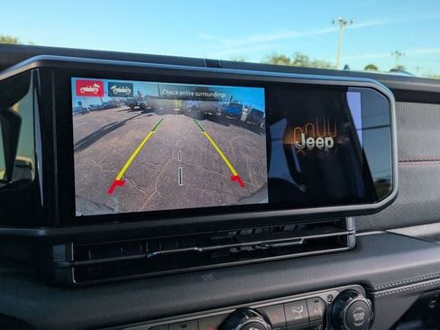 New 2026 Jeep Wrangler Unlimited Rubicon w/ Technology Group image 20