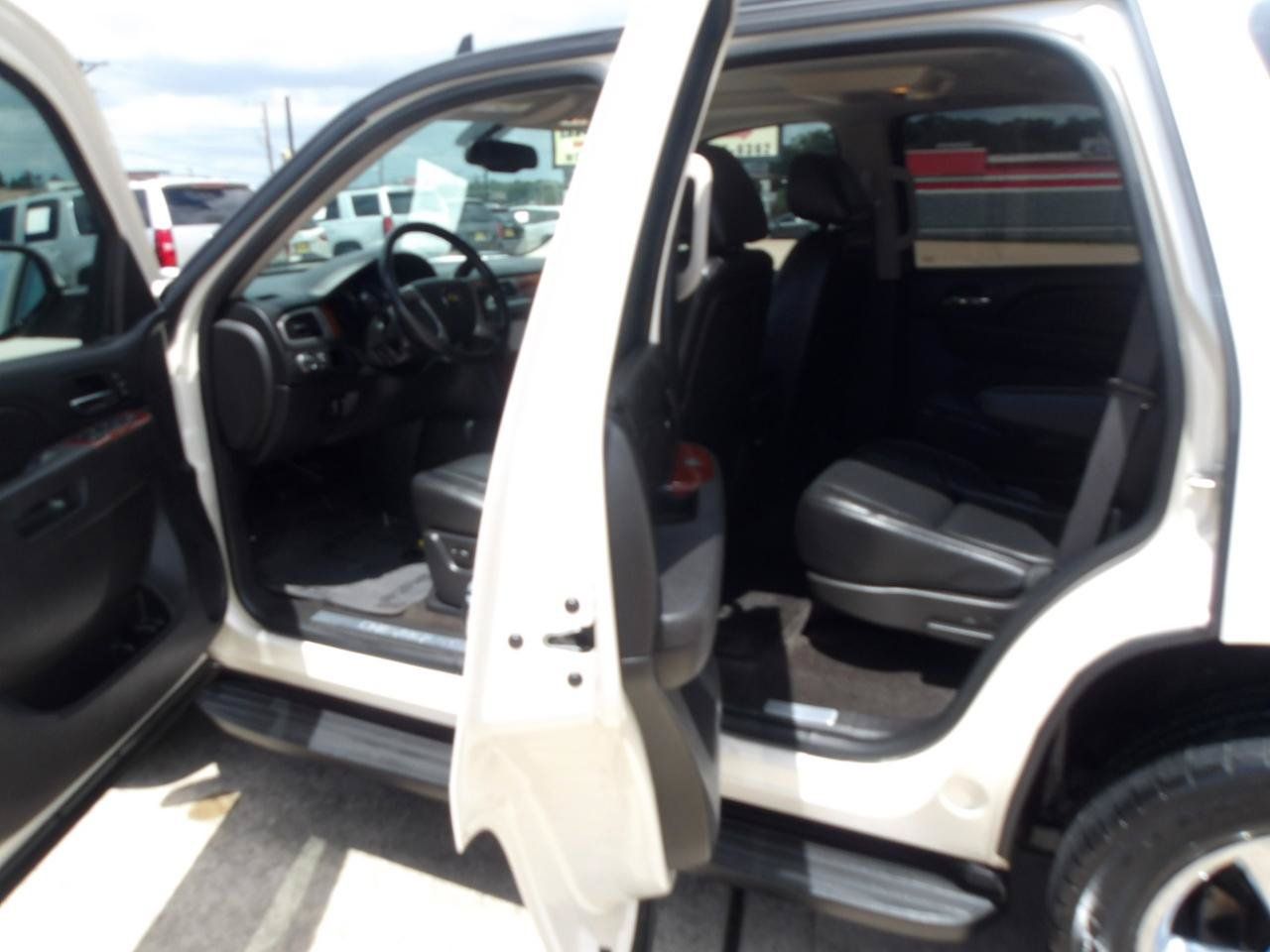Used 2013 Chevrolet Tahoe LTZ RWD image 15
