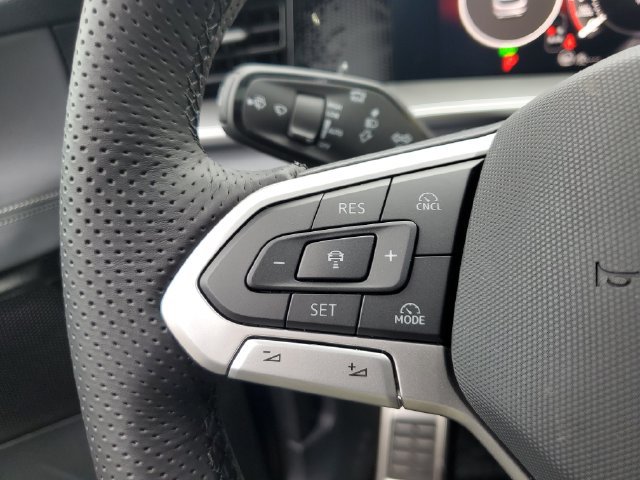 New 2026 Volkswagen Tiguan SE R-Line FWD image 26