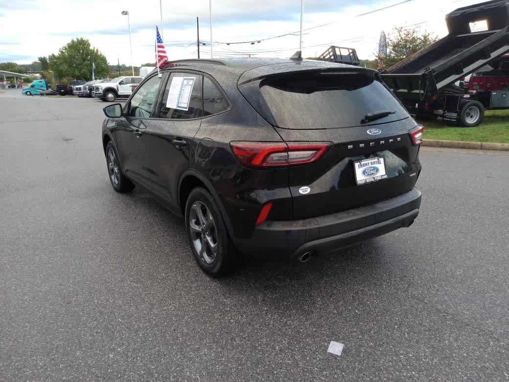 Used 2025 Ford Escape ST-Line Select AWD/4WD image 5