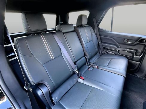 Used 2025 Toyota 4Runner Limited AWD/4WD image 18