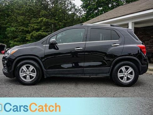 Used 2020 Chevrolet Trax LT w/ LT Convenience Package FWD image 8