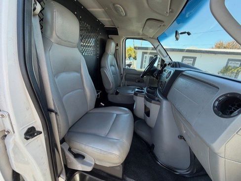 Used 2009 Ford E-350 and Econoline 350 Super Duty image 19