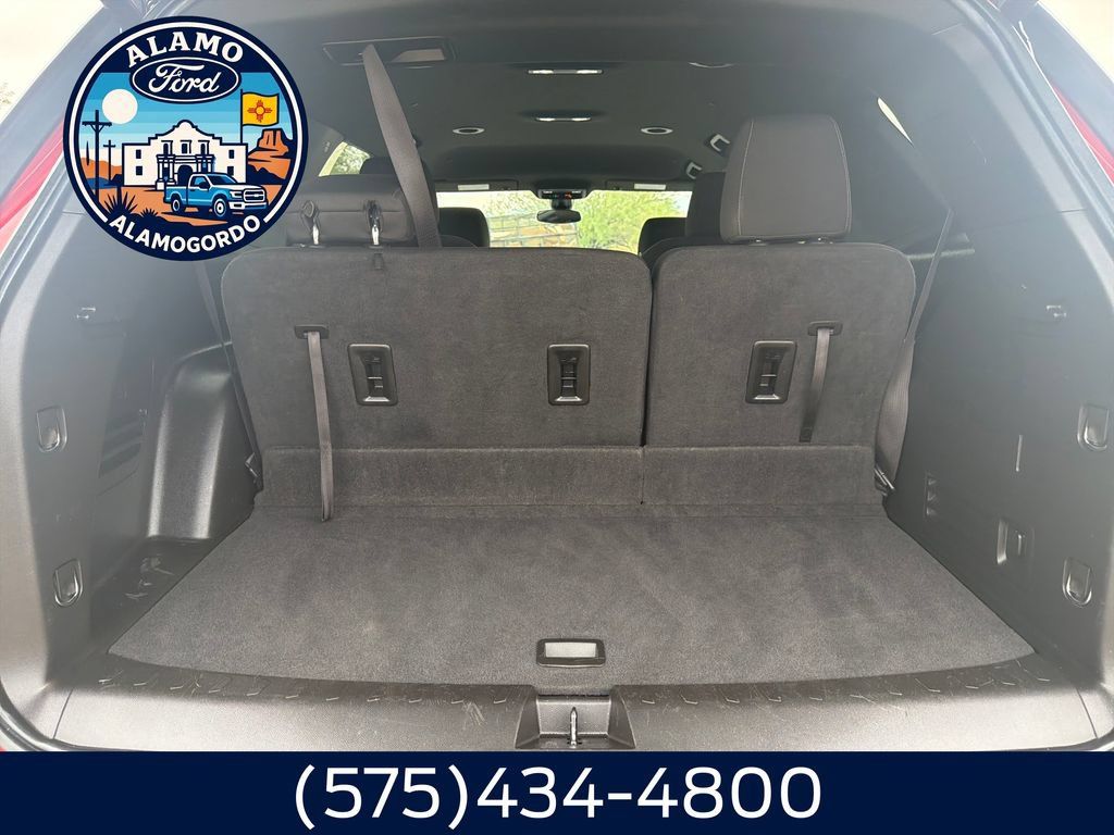 Used 2023 Chevrolet Traverse LT AWD/4WD image 21