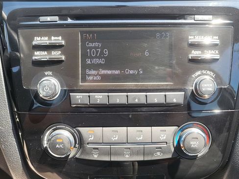 Used 2016 Nissan Rogue S FWD image 32