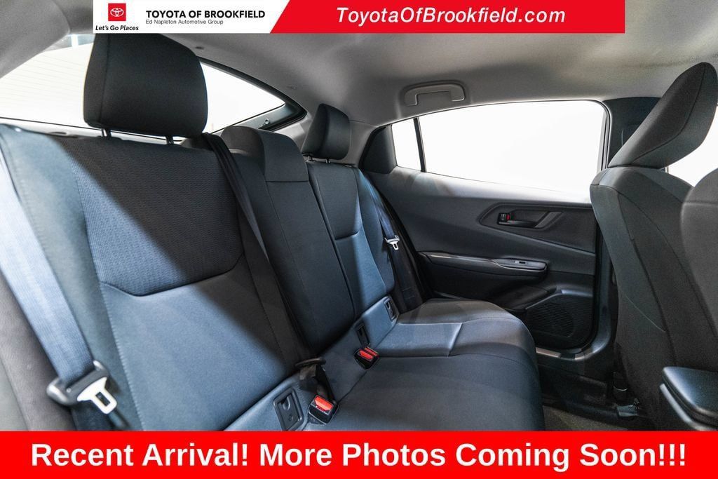 Used 2025 Toyota Prius LE FWD image 29