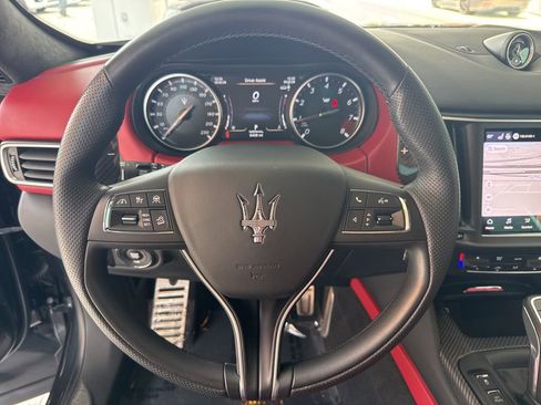 Used 2023 Maserati Levante Trofeo AWD/4WD image 11