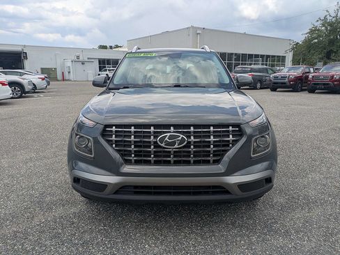 Used 2025 Hyundai Venue SEL FWD image 8