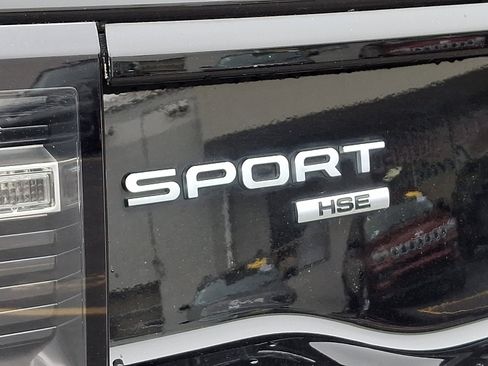 Used 2017 Land Rover Discovery Sport HSE image 32