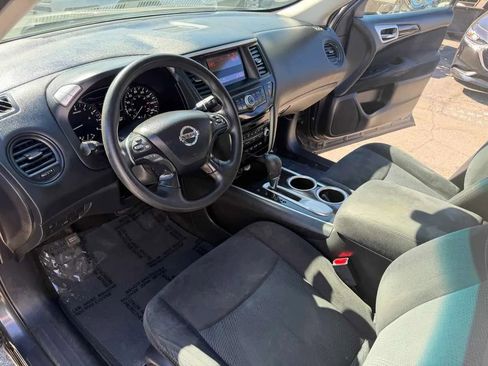 Used 2014 Nissan Pathfinder S FWD image 9