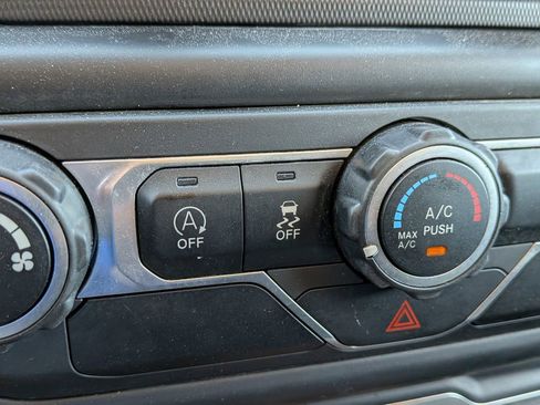 Used 2020 Jeep Wrangler Sport image 22