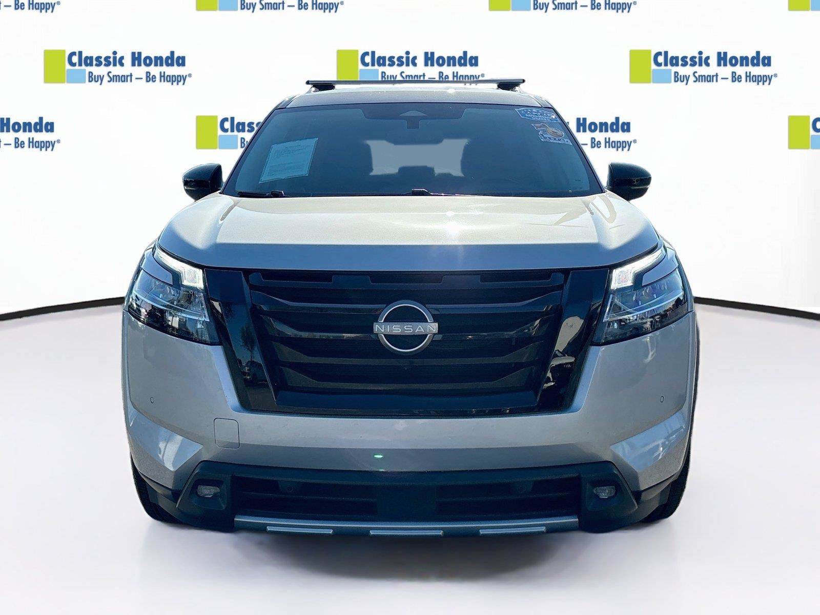 Used 2022 Nissan Pathfinder SL w/ Cargo Package AWD/4WD image 2